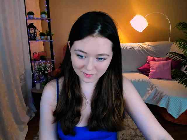 AlluringLookk webcam