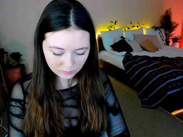 AlluringLookk webcam