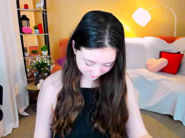 AlluringLookk webcam