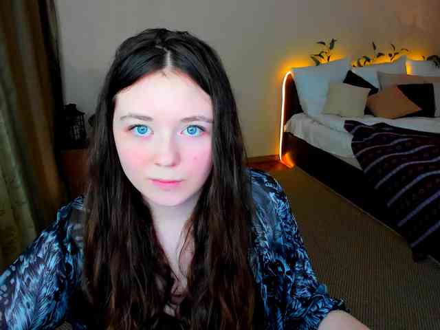 AlluringLookk webcam