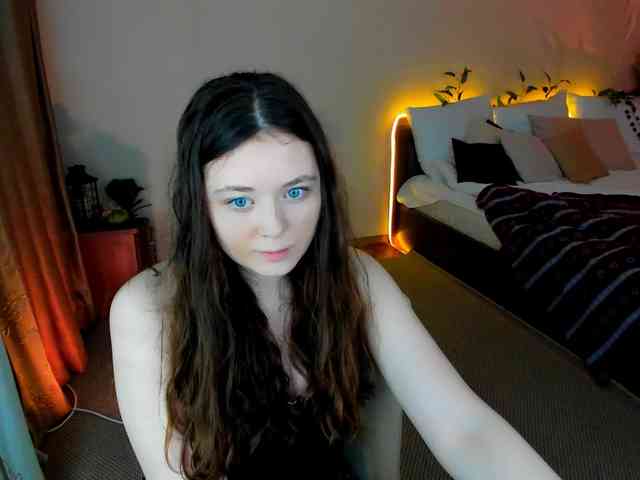 AlluringLookk webcam