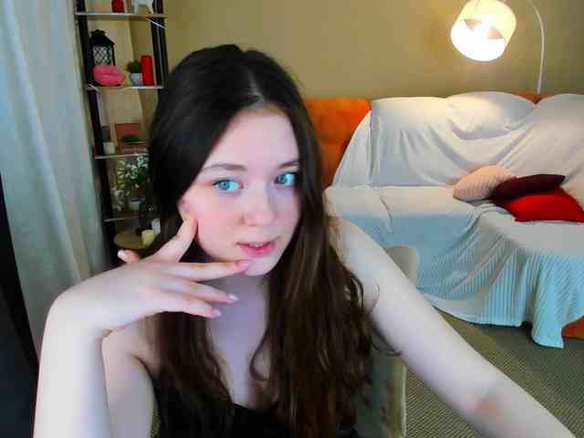 AlluringLookk webcam