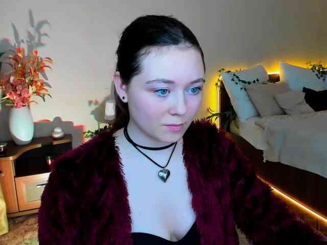 AlluringLookk webcam