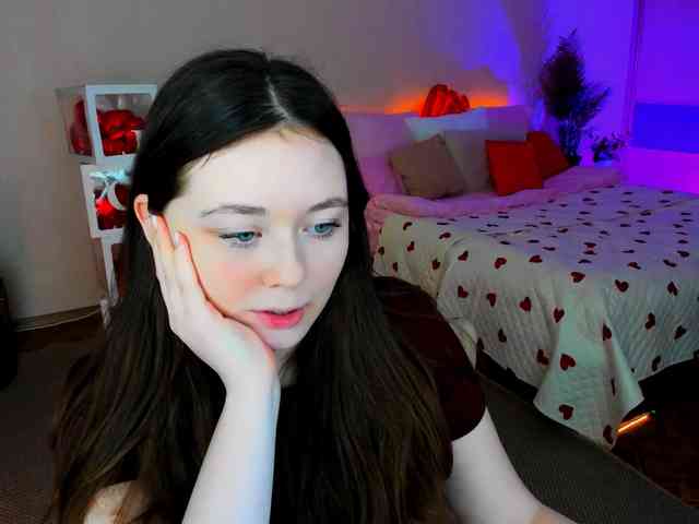 AlluringLookk webcam