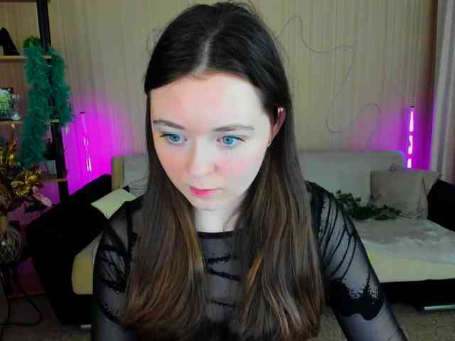 AlluringLookk webcam