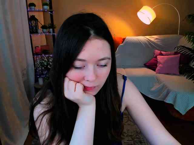 AlluringLookk webcam