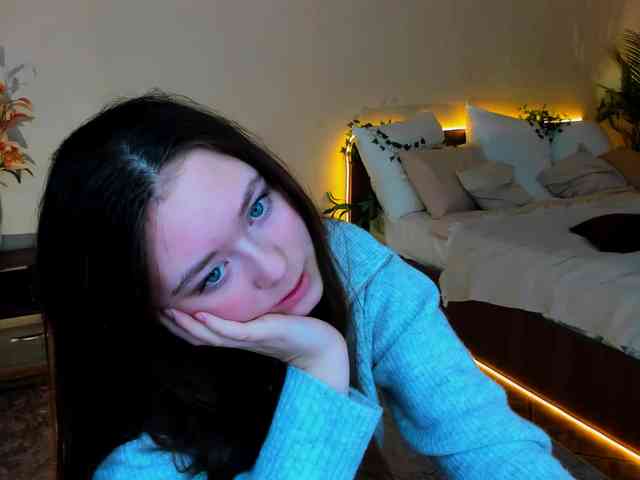 AlluringLookk webcam
