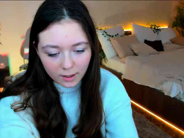 AlluringLookk webcam