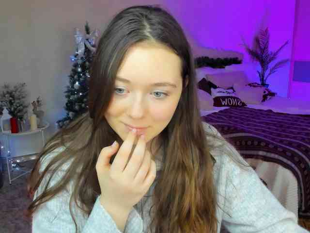 AlluringLookk webcam