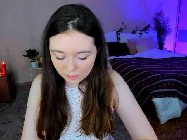 AlluringLookk webcam