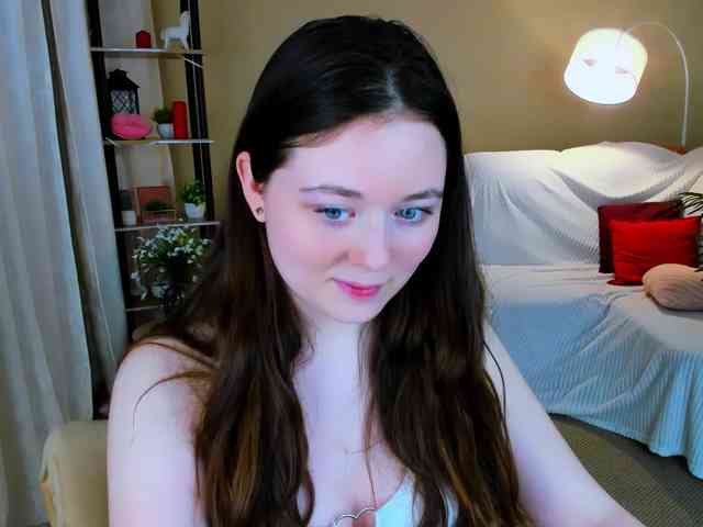 AlluringLookk webcam