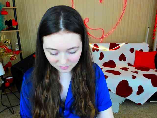 AlluringLookk webcam