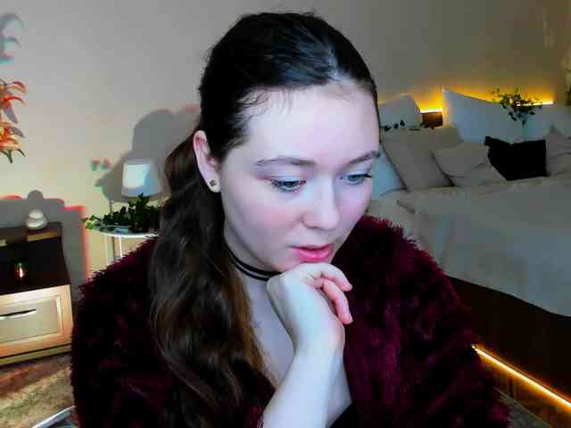 AlluringLookk webcam