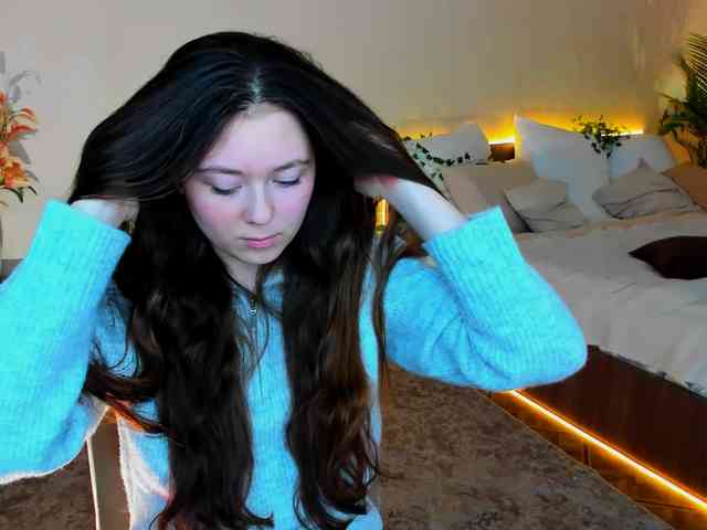 AlluringLookk webcam