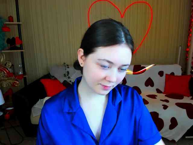 AlluringLookk webcam