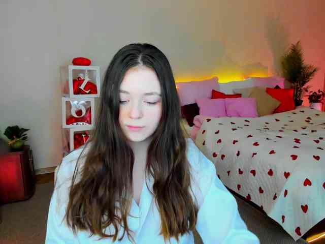 AlluringLookk webcam