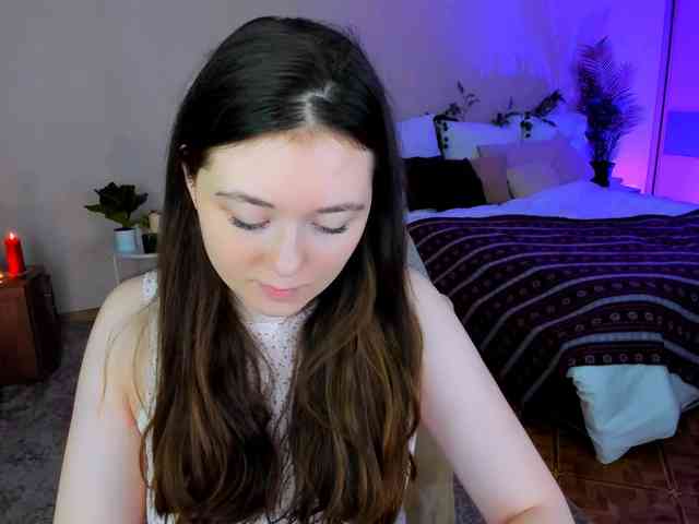 AlluringLookk webcam