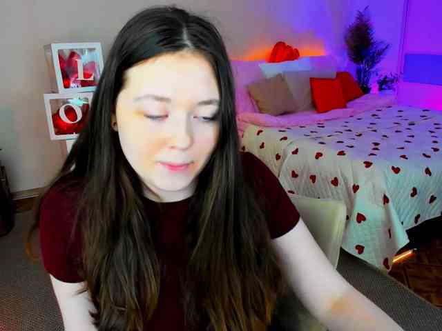 AlluringLookk webcam