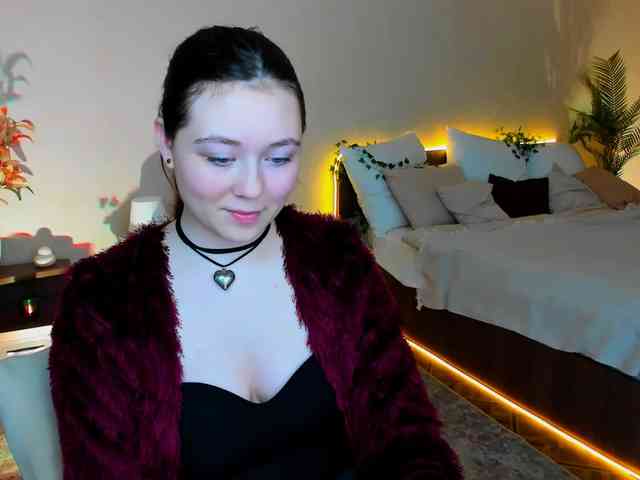 AlluringLookk webcam