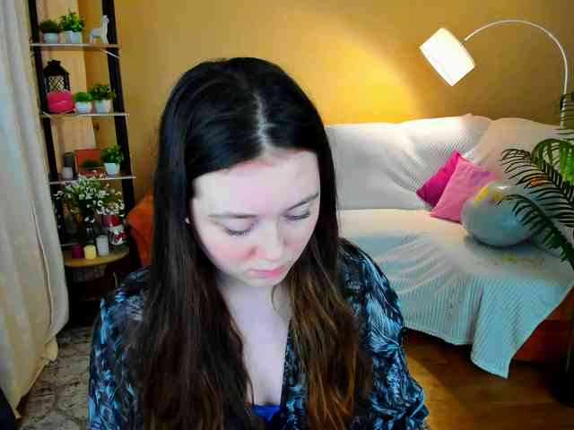 AlluringLookk webcam