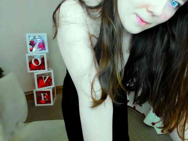 AlluringLookk webcam