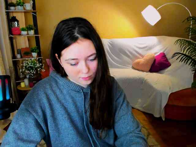 AlluringLookk webcam