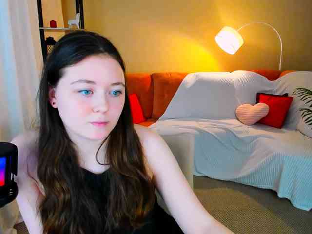 AlluringLookk webcam