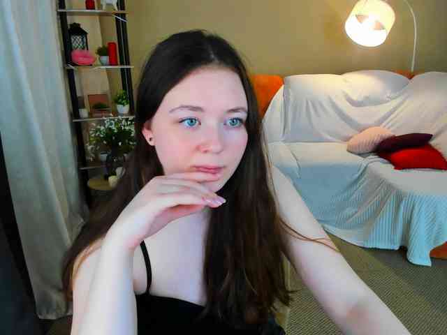 AlluringLookk webcam