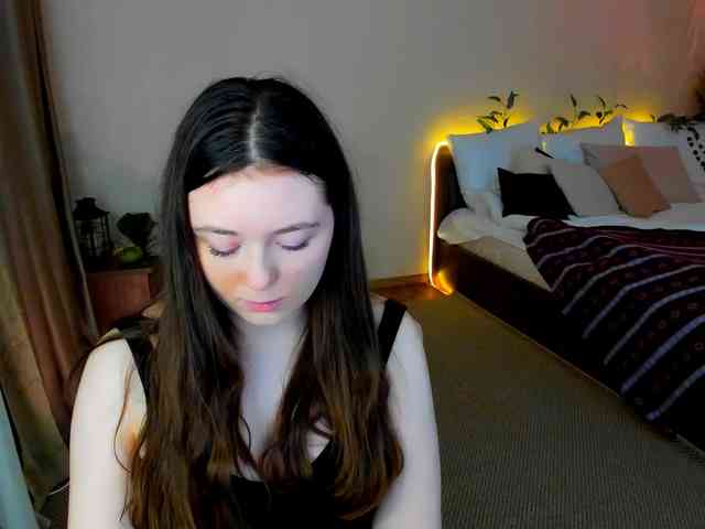 AlluringLookk webcam