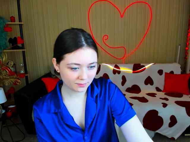 AlluringLookk webcam