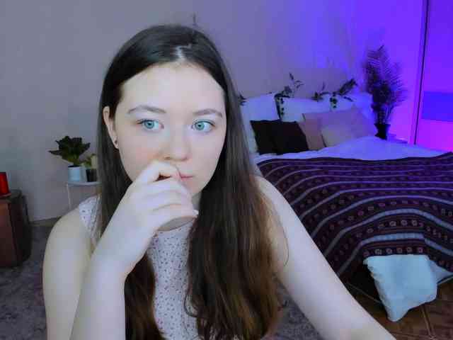 AlluringLookk webcam