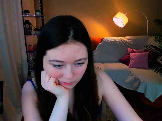 AlluringLookk webcam