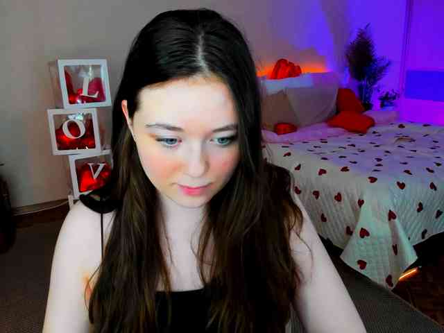 AlluringLookk webcam