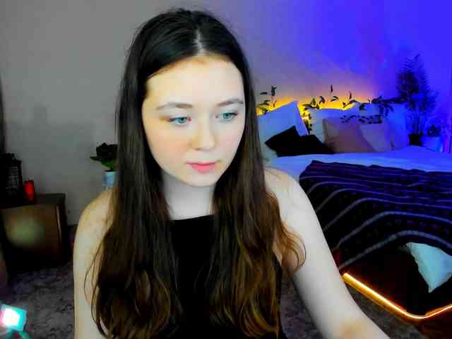 AlluringLookk webcam