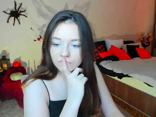 AlluringLookk webcam