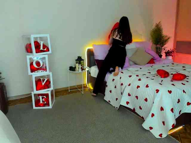 AlluringLookk webcam