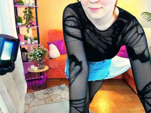 AlluringLookk webcam