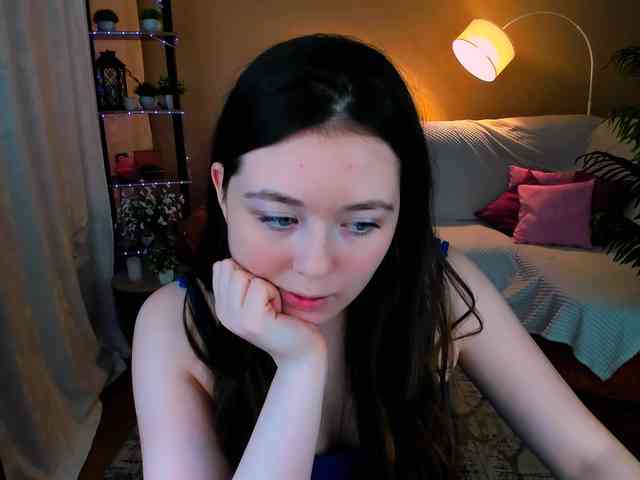 AlluringLookk webcam