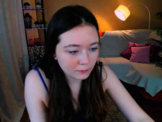 AlluringLookk webcam