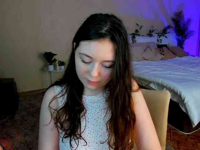 AlluringLookk webcam