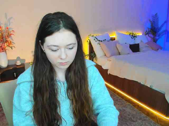 AlluringLookk webcam