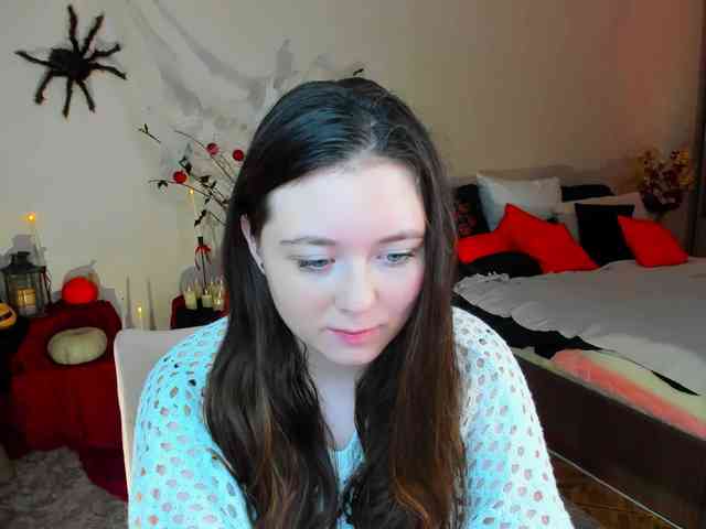 AlluringLookk webcam