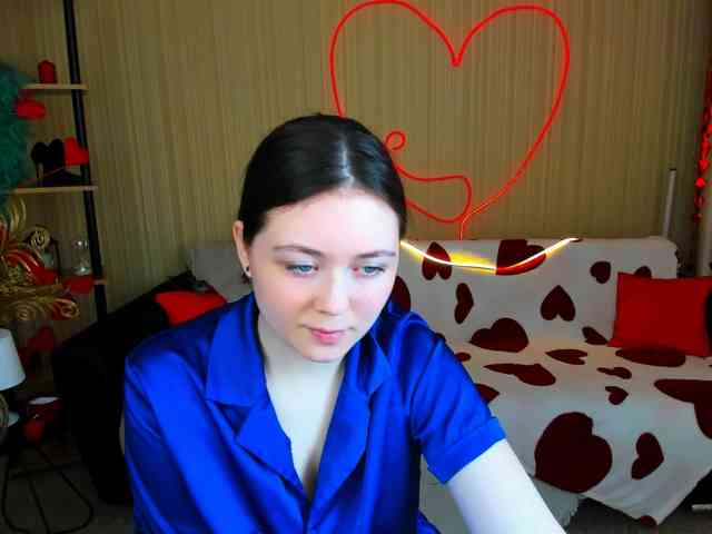 AlluringLookk webcam