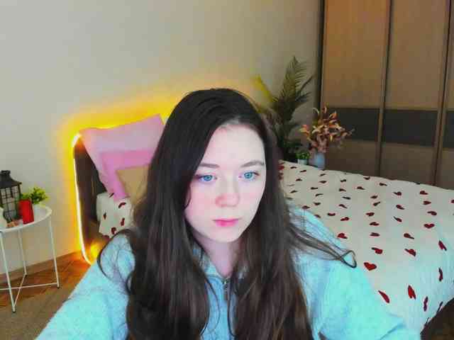 AlluringLookk webcam