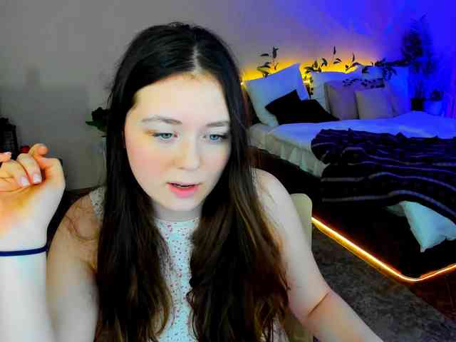 AlluringLookk webcam