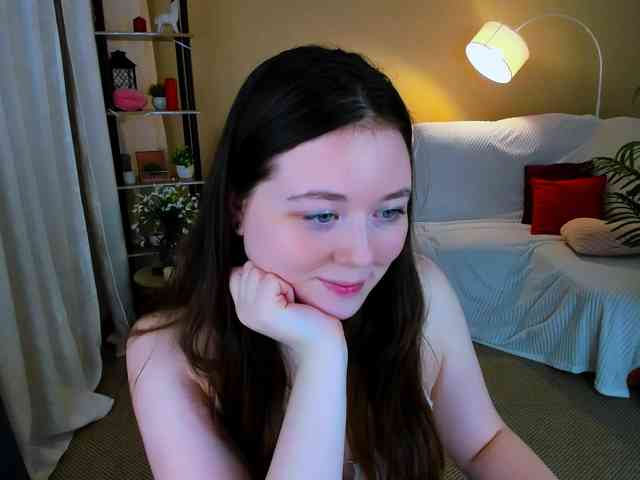 AlluringLookk webcam