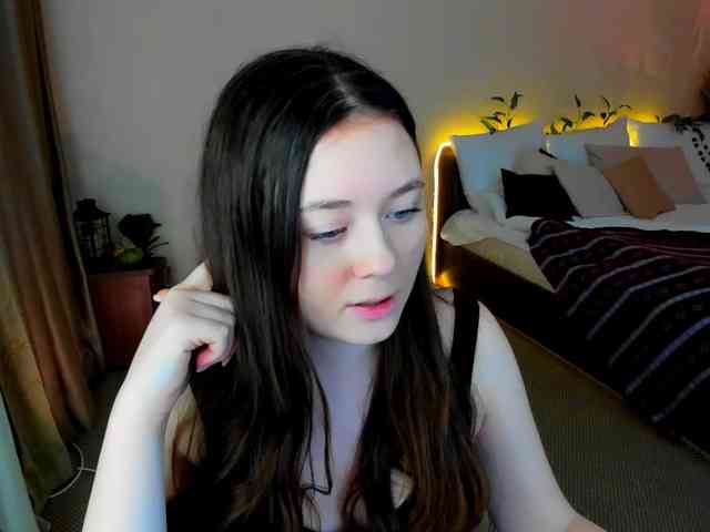 AlluringLookk webcam