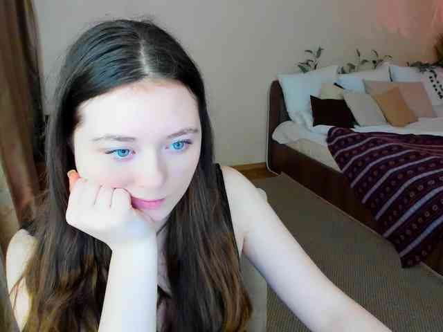 AlluringLookk webcam