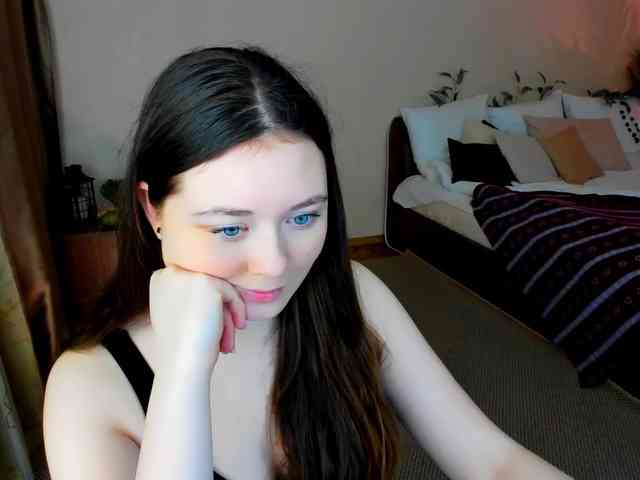 AlluringLookk webcam