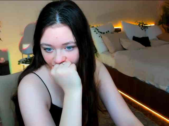 AlluringLookk webcam